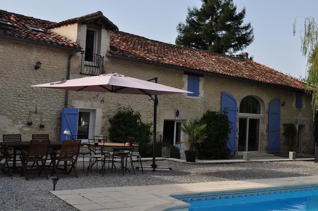Chambres D'Hotes La Grange Au Bois Champagne-et-Fontaine ภายนอก รูปภาพ