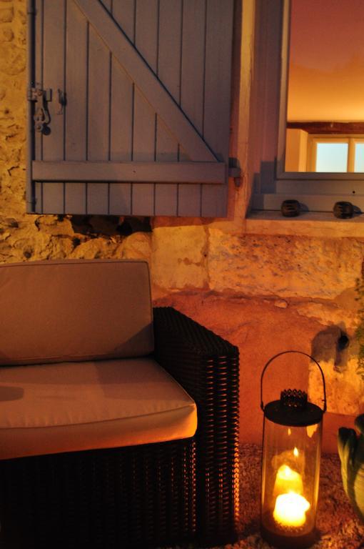 Chambres D'Hotes La Grange Au Bois Champagne-et-Fontaine ภายนอก รูปภาพ
