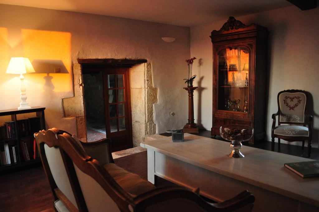 Chambres D'Hotes La Grange Au Bois Champagne-et-Fontaine ภายนอก รูปภาพ